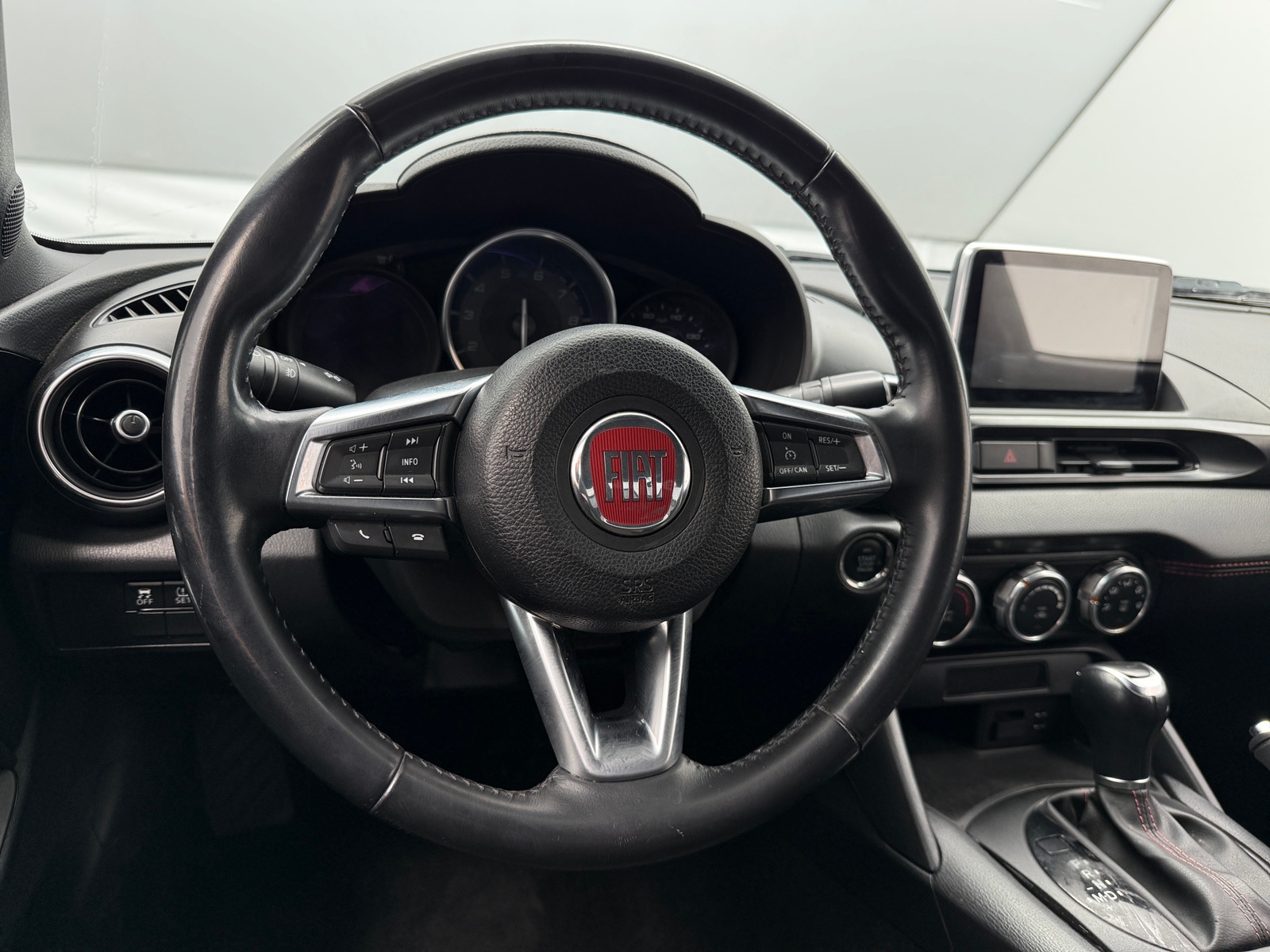 Thumbnail: 2020 Fiat 124 Spider - 4