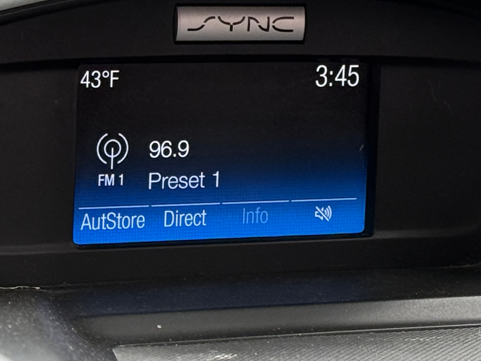 Thumbnail: 2016 Ford Escape - 4