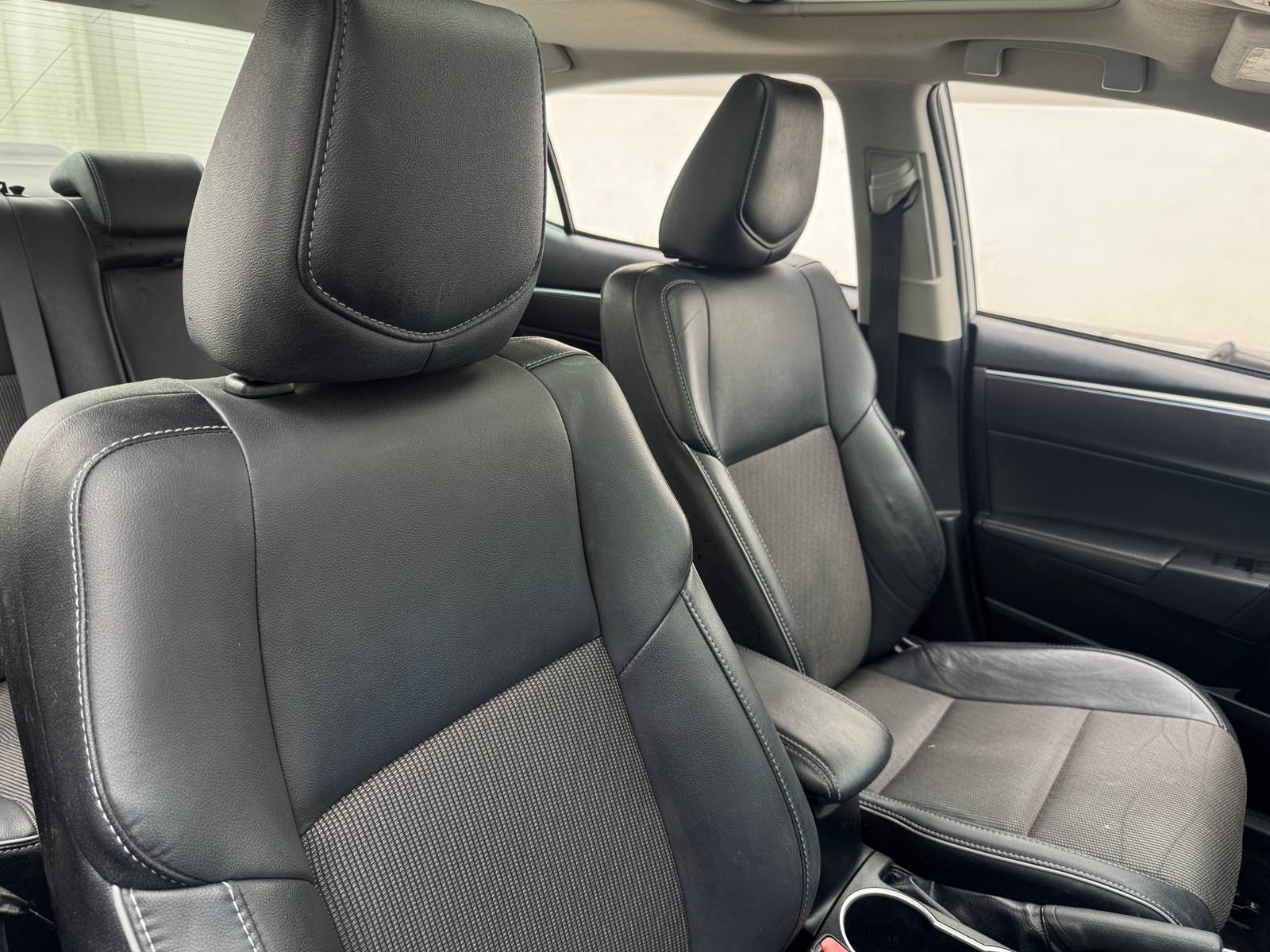 Thumbnail: 2016 Toyota Corolla - 2