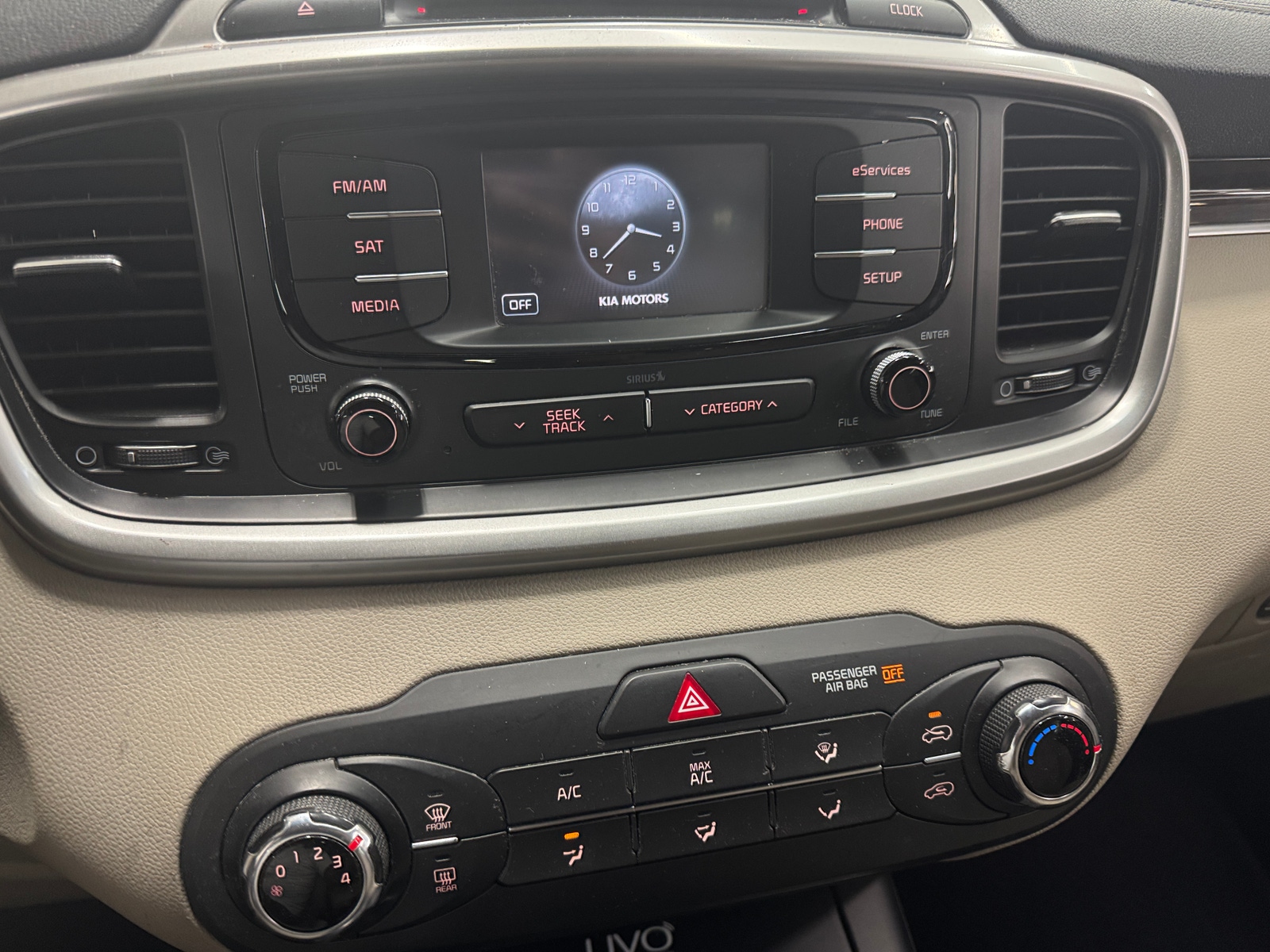 Thumbnail: 2016 Kia Sorento - 4