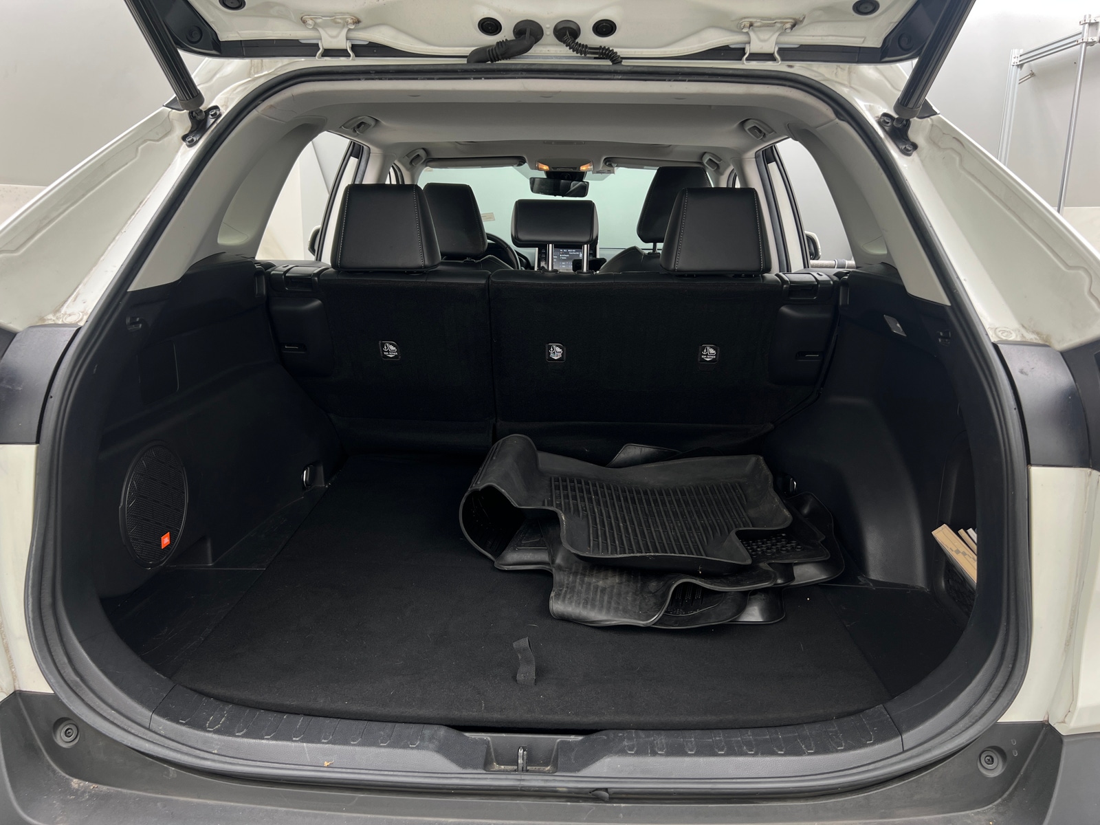 Thumbnail: 2021 Toyota RAV4 - 6