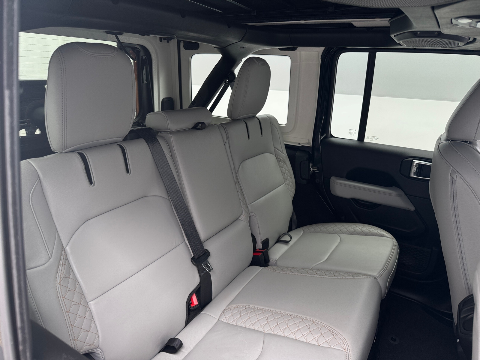 Thumbnail: 2021 Jeep Wrangler - 5