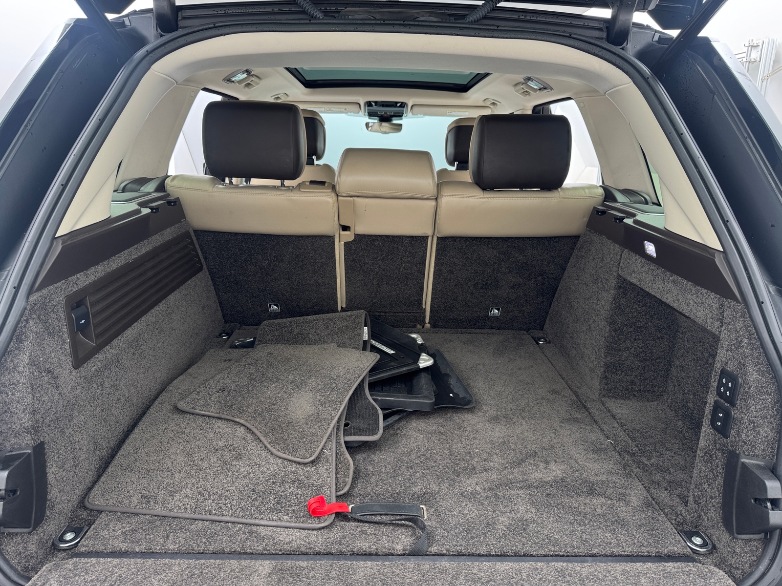 Thumbnail: 2019 Land Rover Range Rover - 6