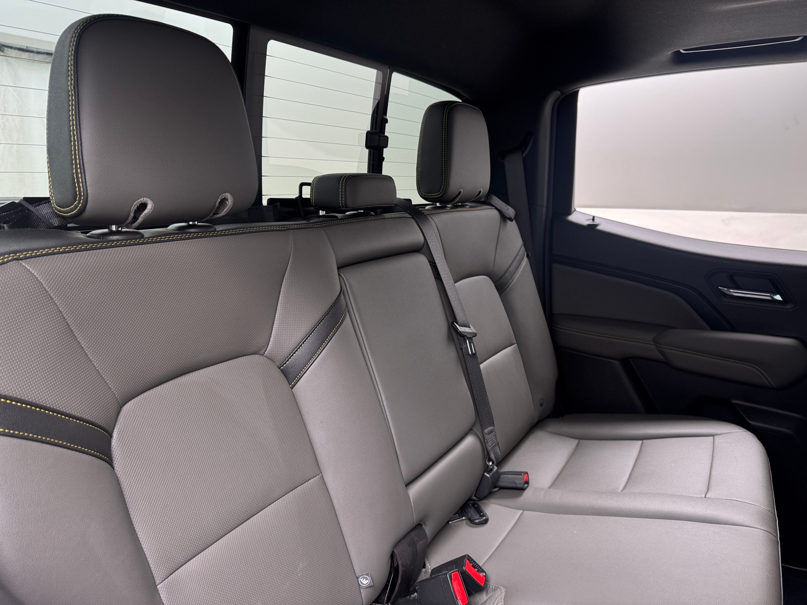 Thumbnail: 2023 Chevrolet Colorado - 5