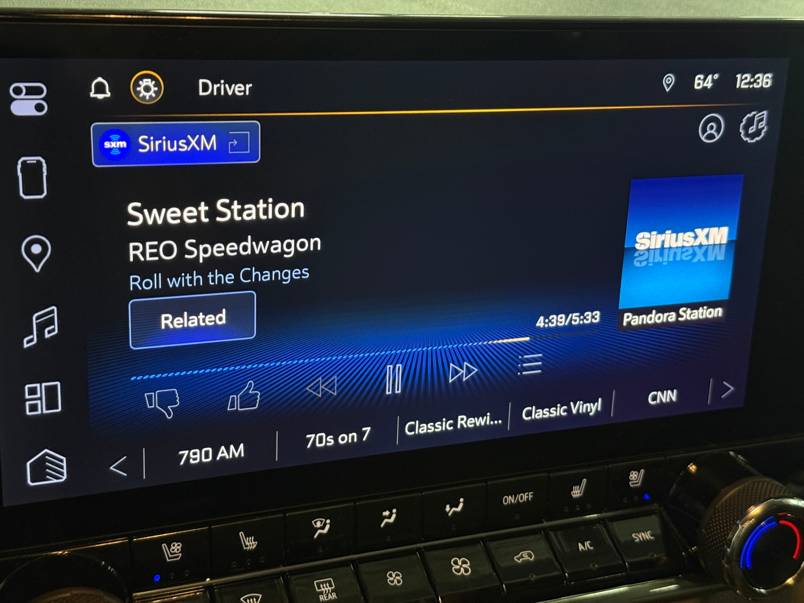 Thumbnail: 2023 Chevrolet Colorado - 3