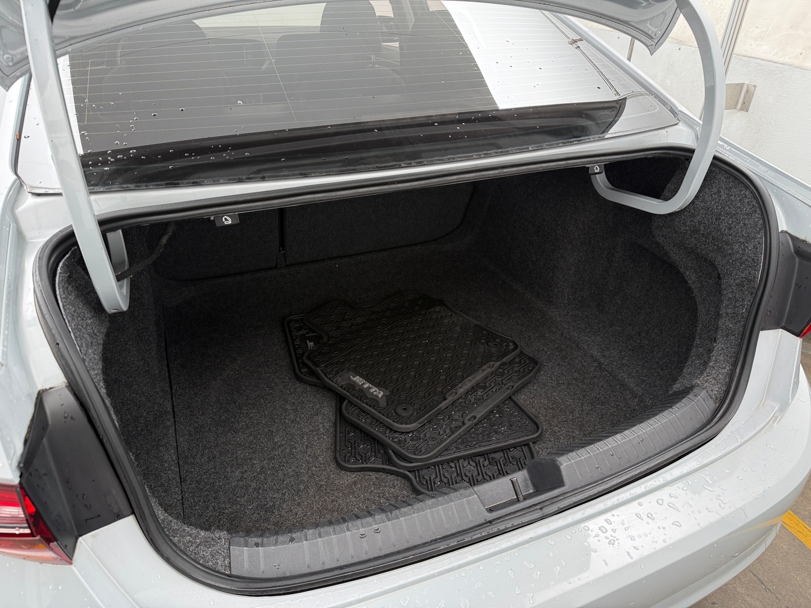 Thumbnail: 2019 Volkswagen Jetta - 7