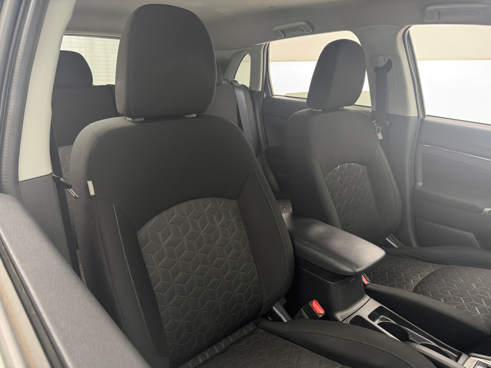 Thumbnail: 2020 Mitsubishi Outlander Sport - 2