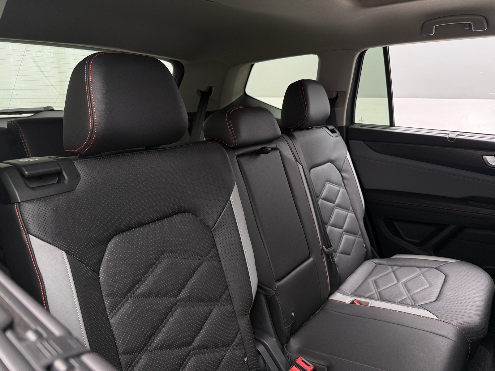 Thumbnail: 2025 Volkswagen Atlas - 5