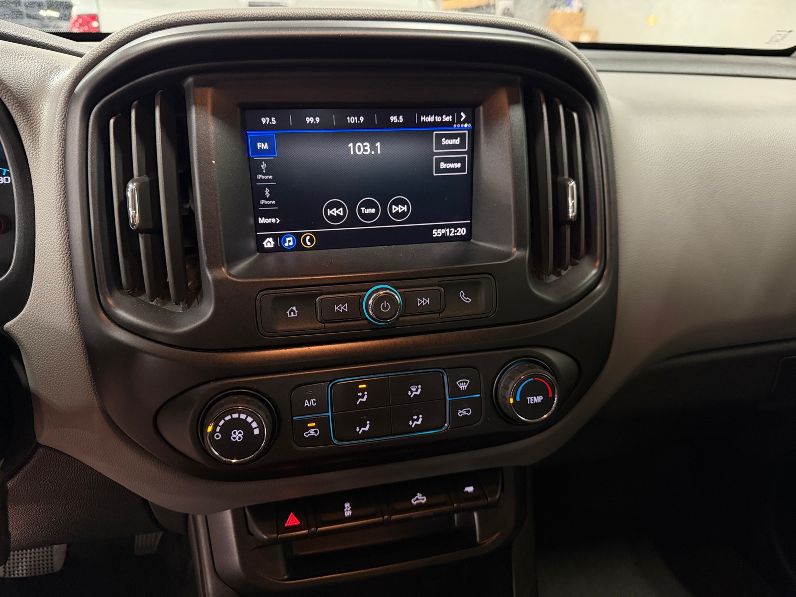 Thumbnail: 2020 Chevrolet Colorado - 3