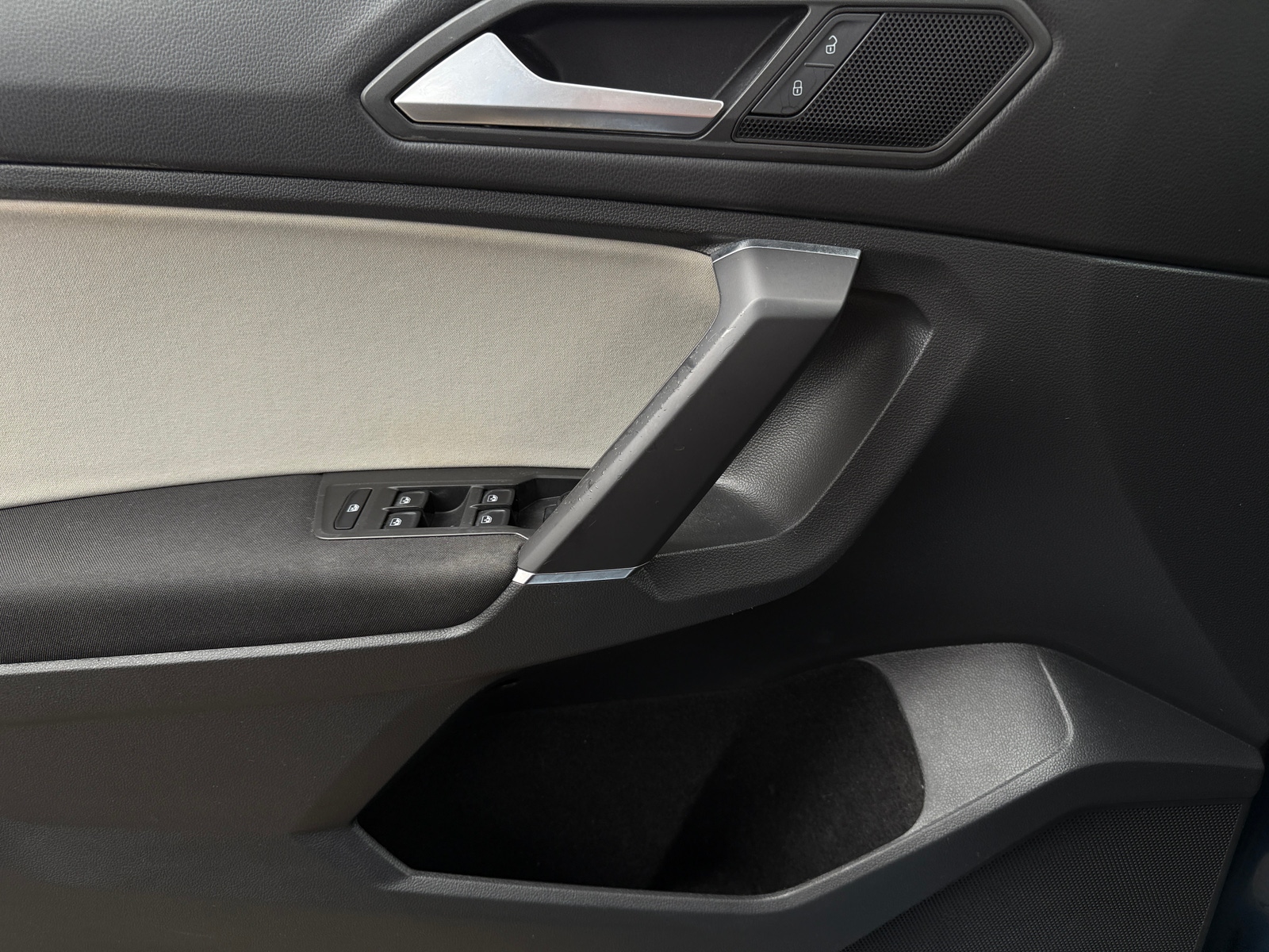 Thumbnail: 2020 Volkswagen Tiguan - 5