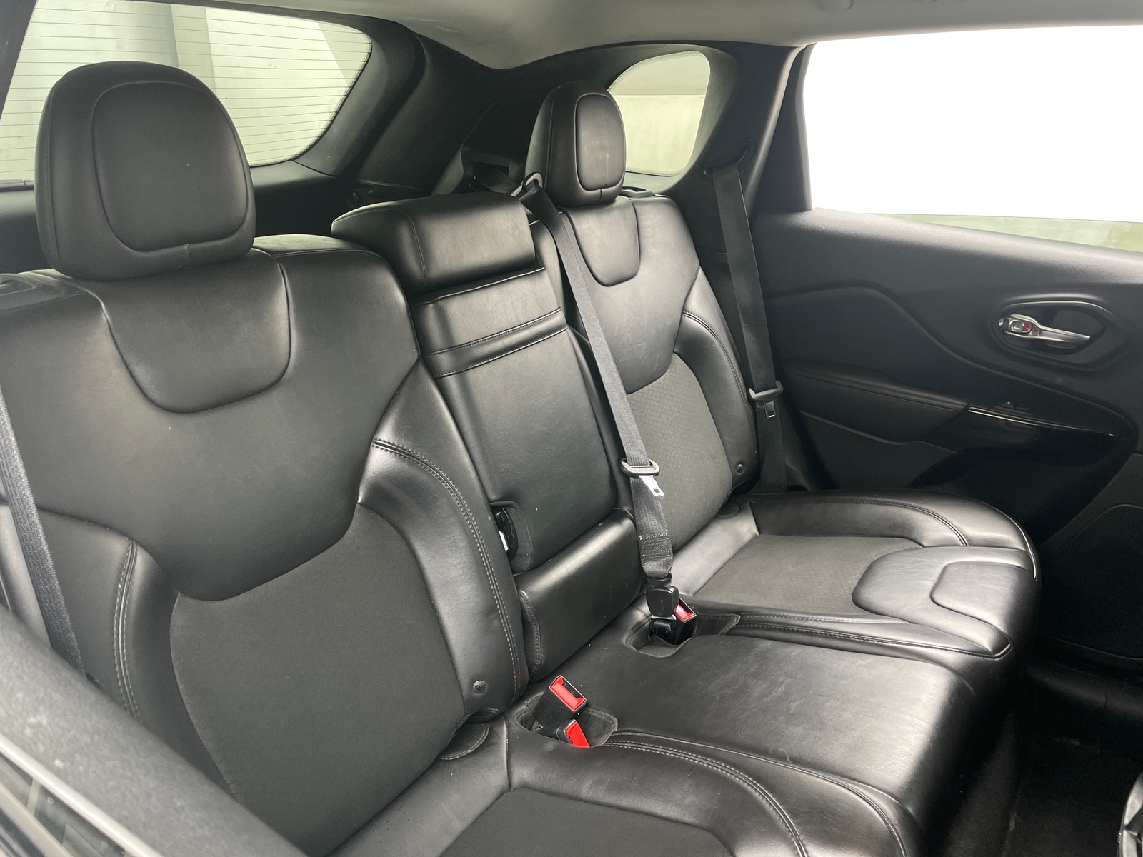 Thumbnail: 2019 Jeep Cherokee - 6