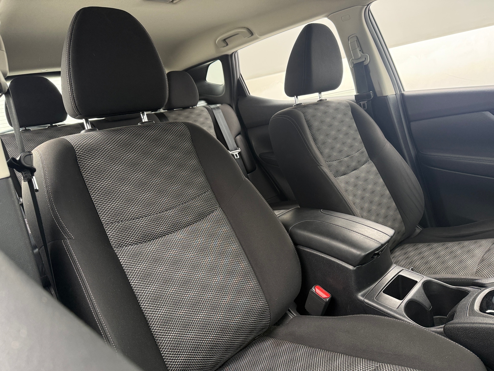 Thumbnail: 2020 Nissan Rogue Sport - 2