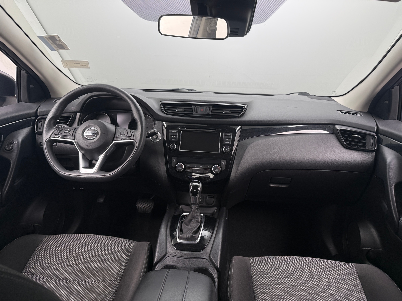 Thumbnail: 2020 Nissan Rogue Sport - 3