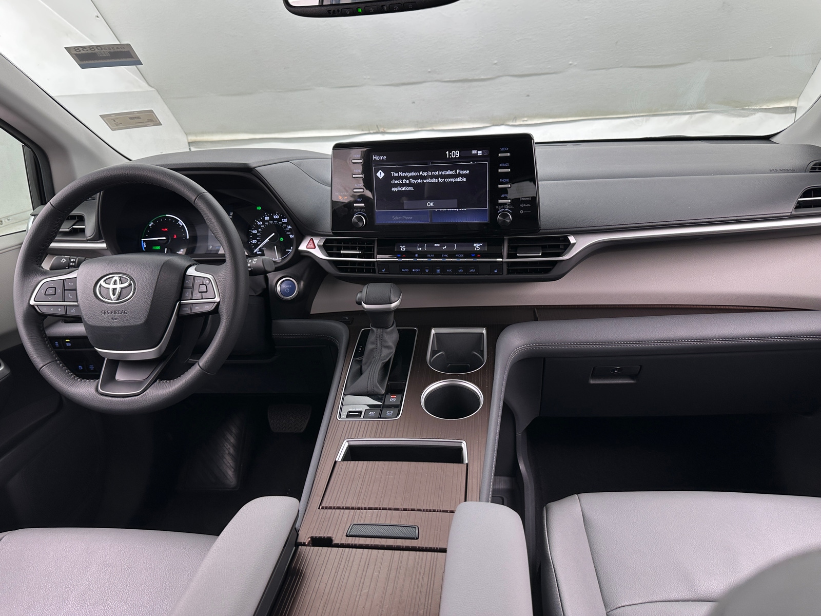 Thumbnail: 2024 Toyota Sienna - 2