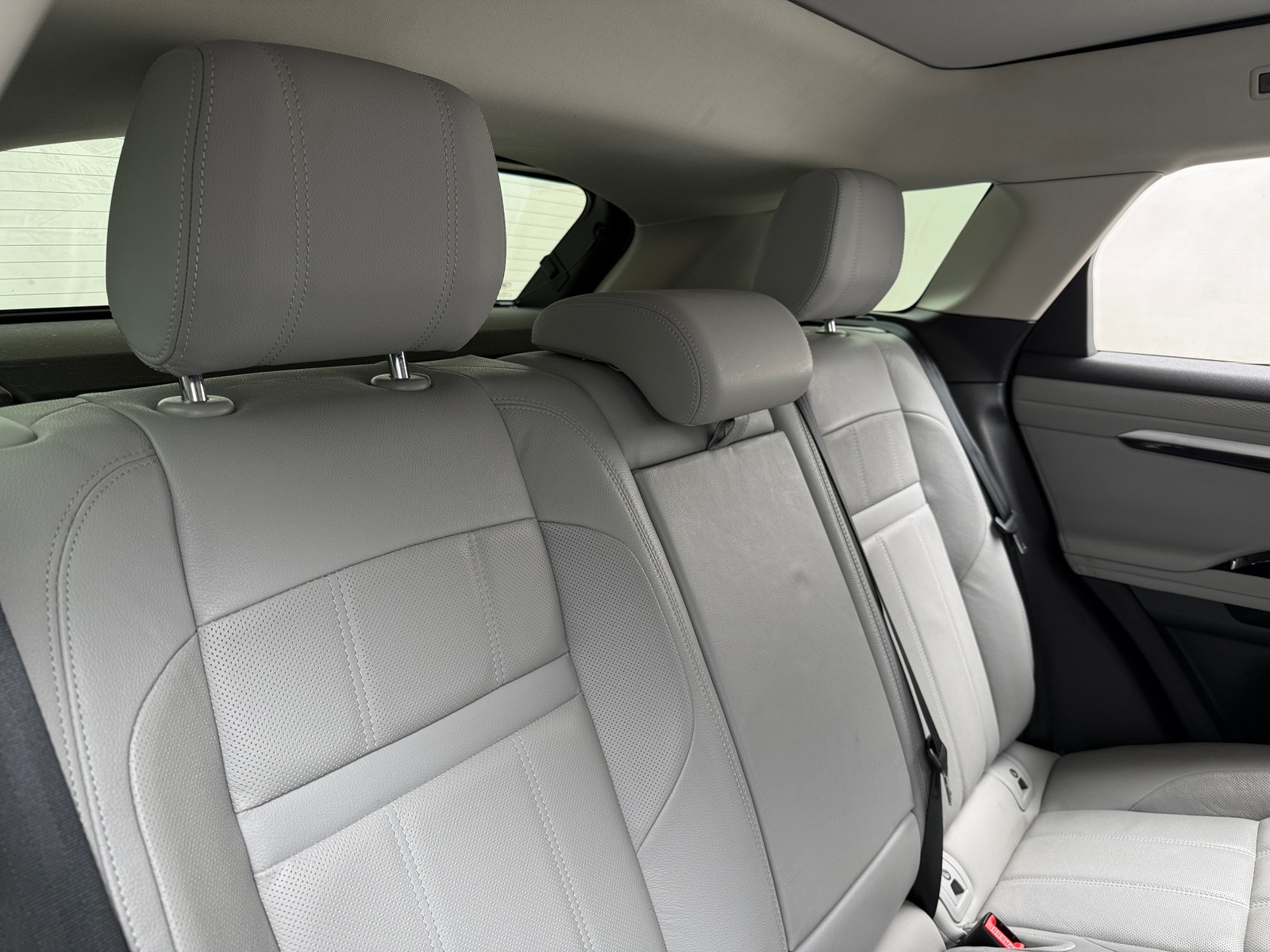 Thumbnail: 2020 Land Rover Range Rover Evoque - 5