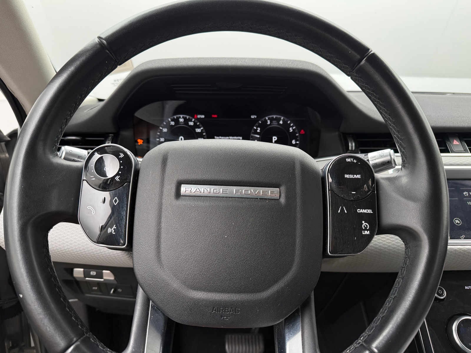 Thumbnail: 2020 Land Rover Range Rover Evoque - 4