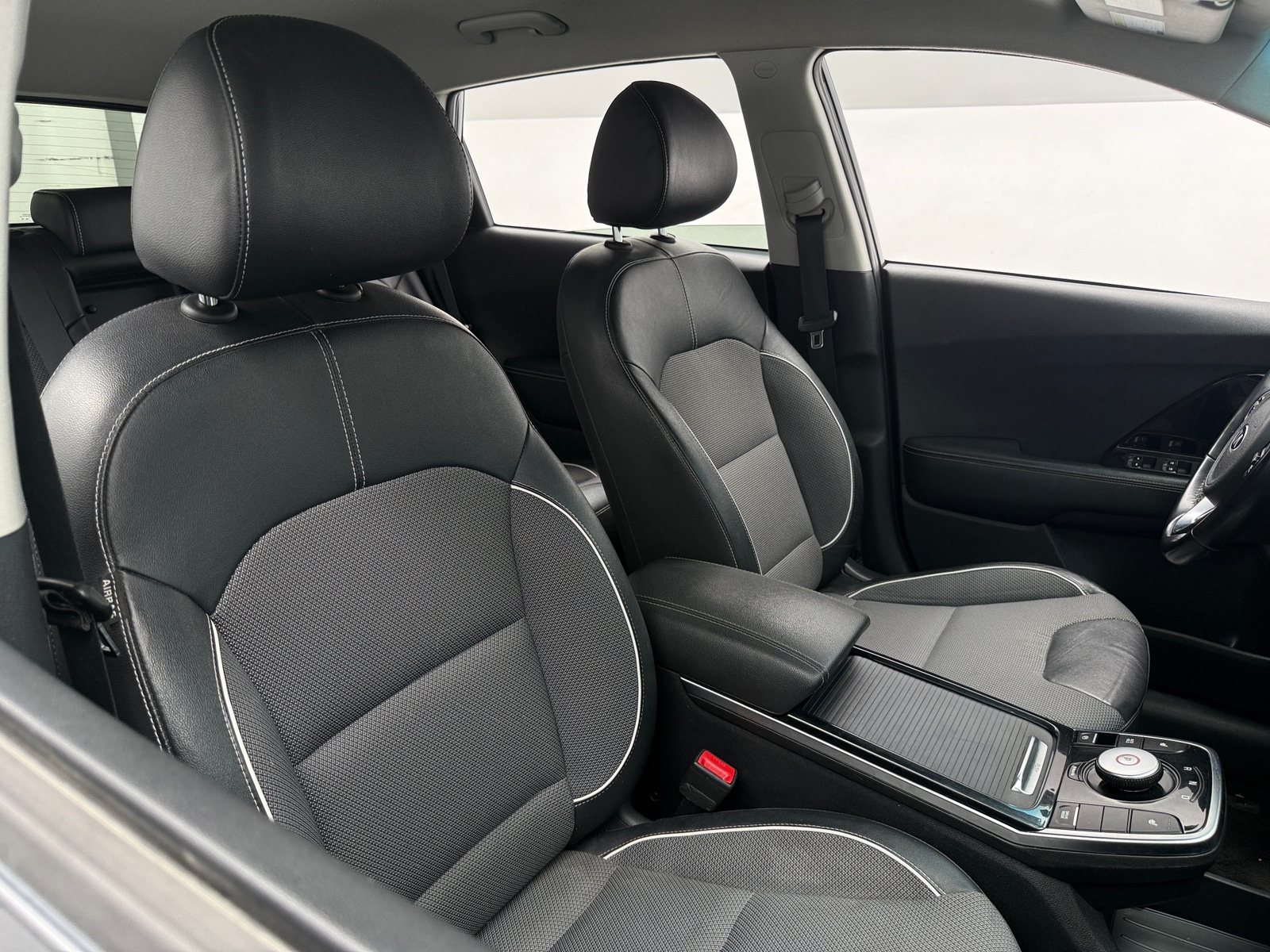 Thumbnail: 2020 Kia Niro - 2