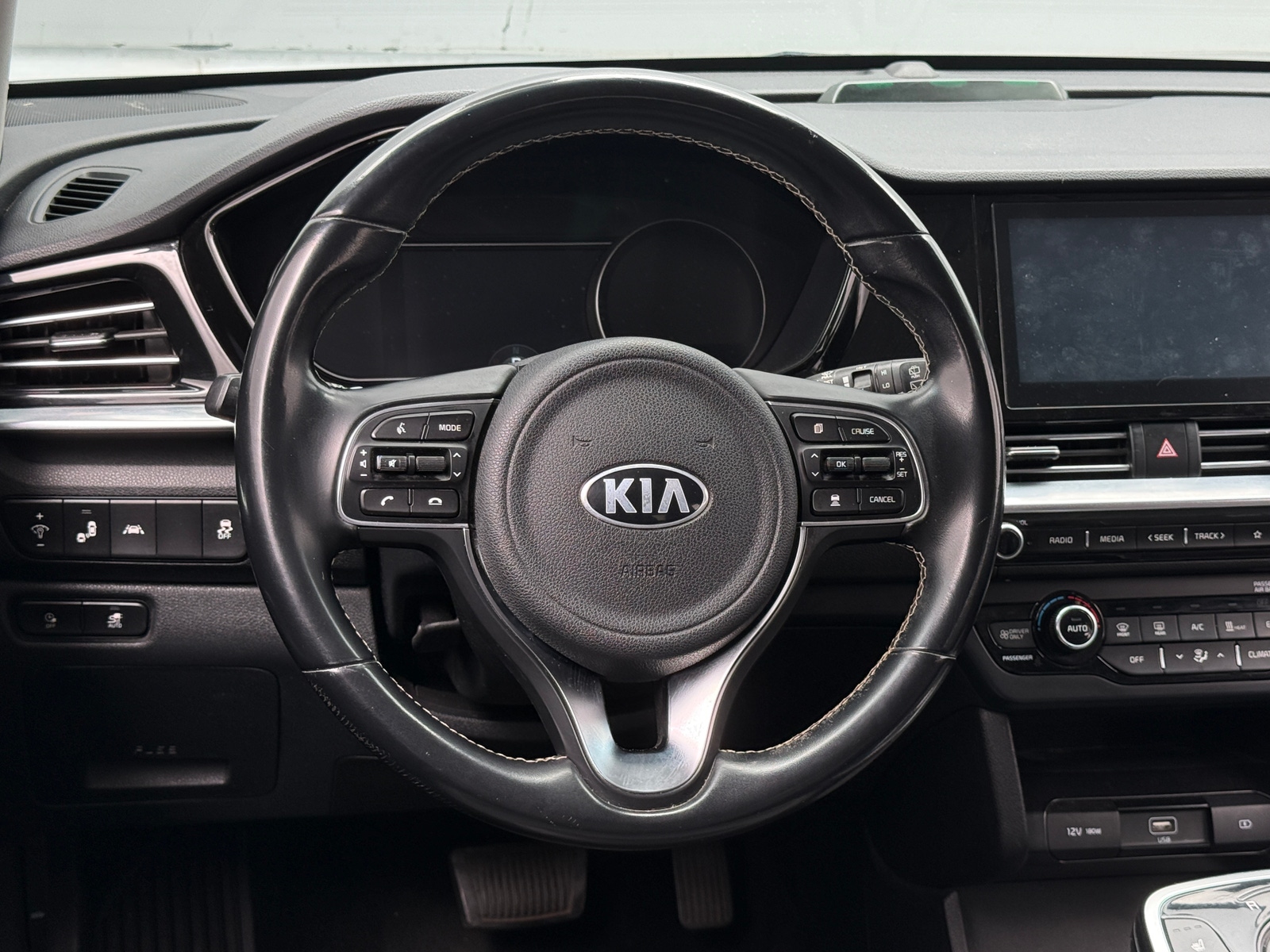 Thumbnail: 2020 Kia Niro - 5