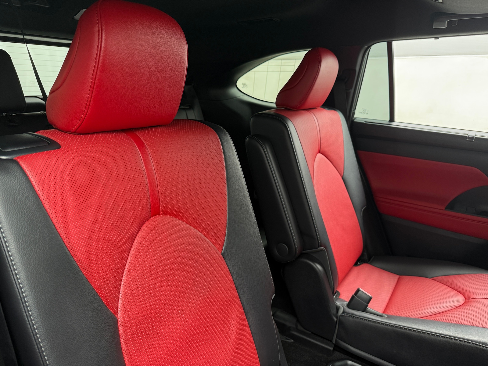 Thumbnail: 2023 Toyota Highlander - 5