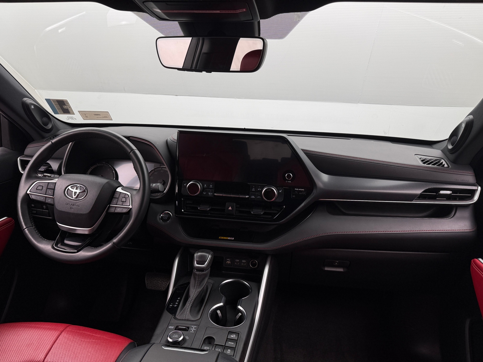 Thumbnail: 2023 Toyota Highlander - 2