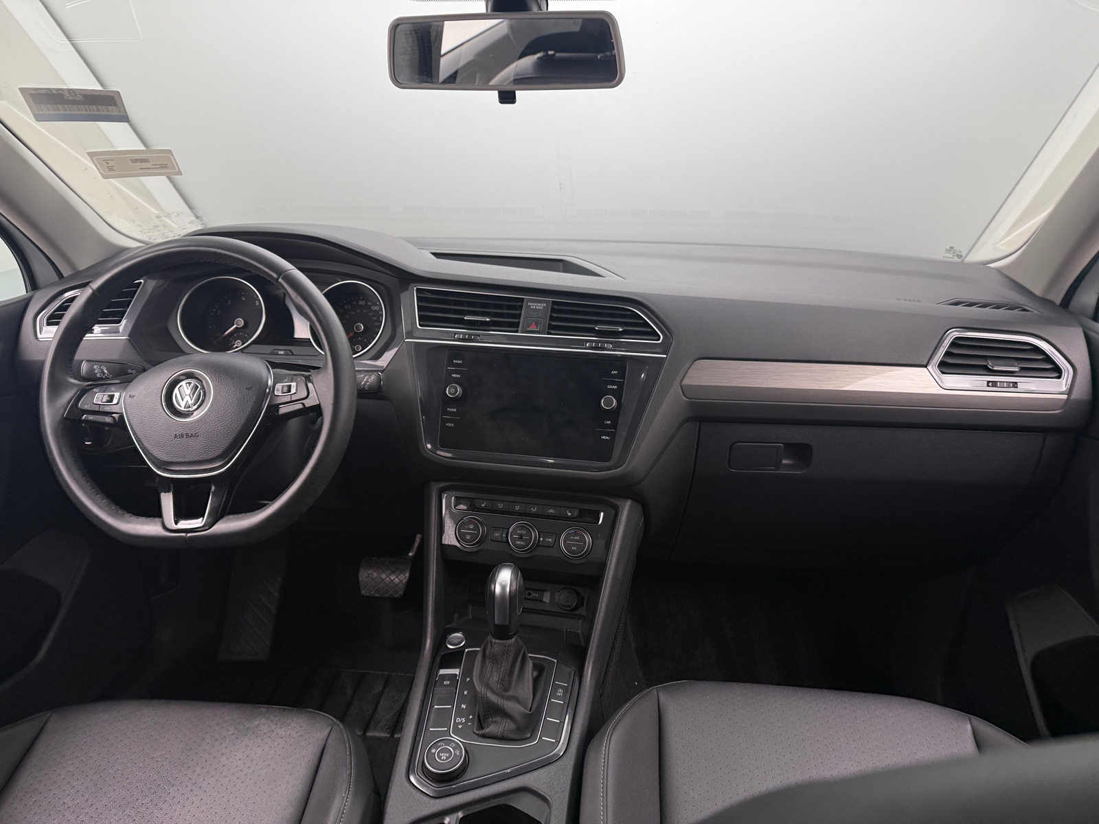 Thumbnail: 2020 Volkswagen Tiguan - 2