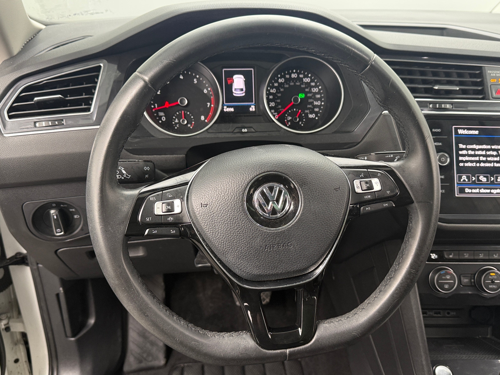 Thumbnail: 2020 Volkswagen Tiguan - 4