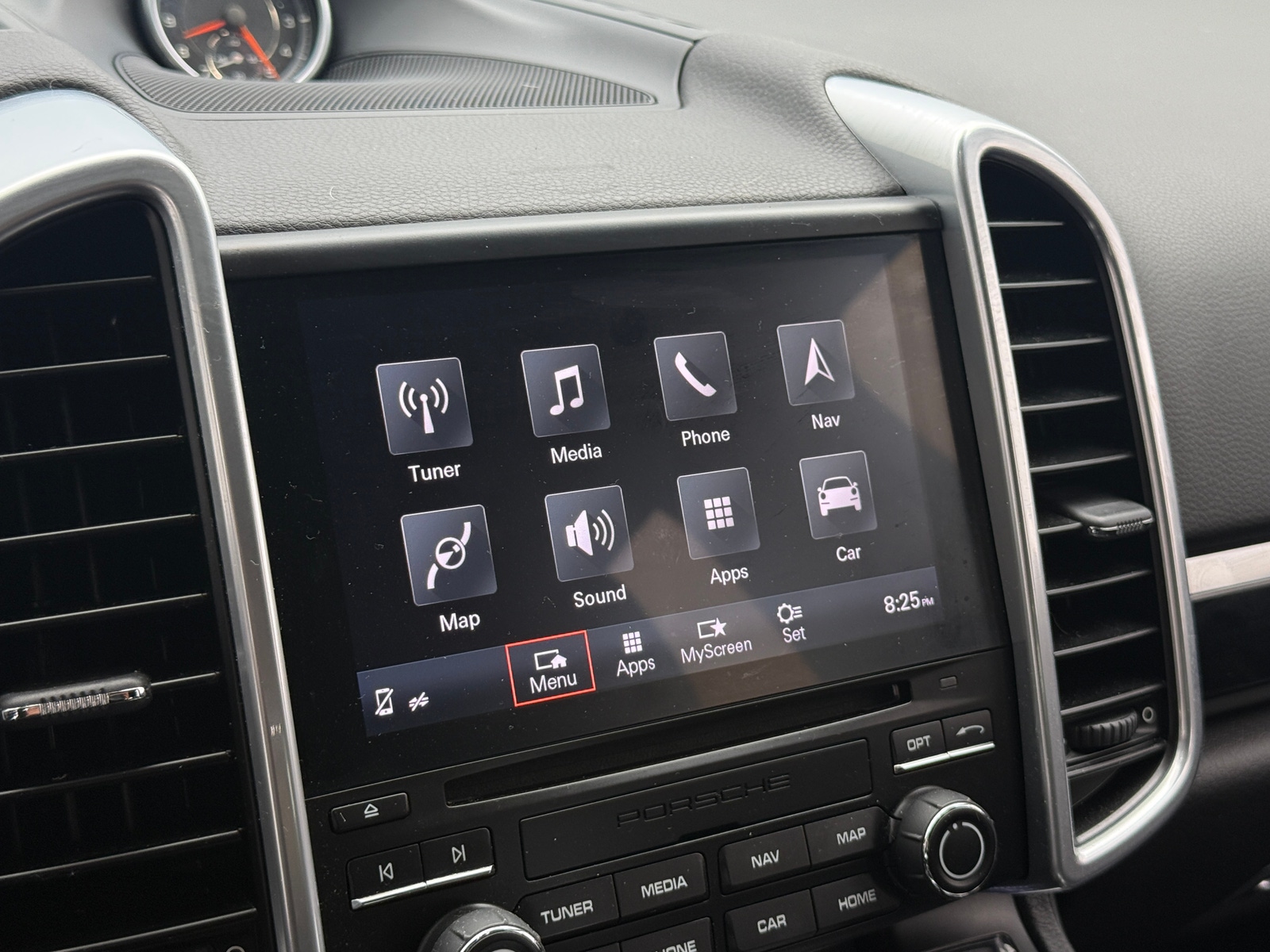 Thumbnail: 2017 Porsche Cayenne - 3