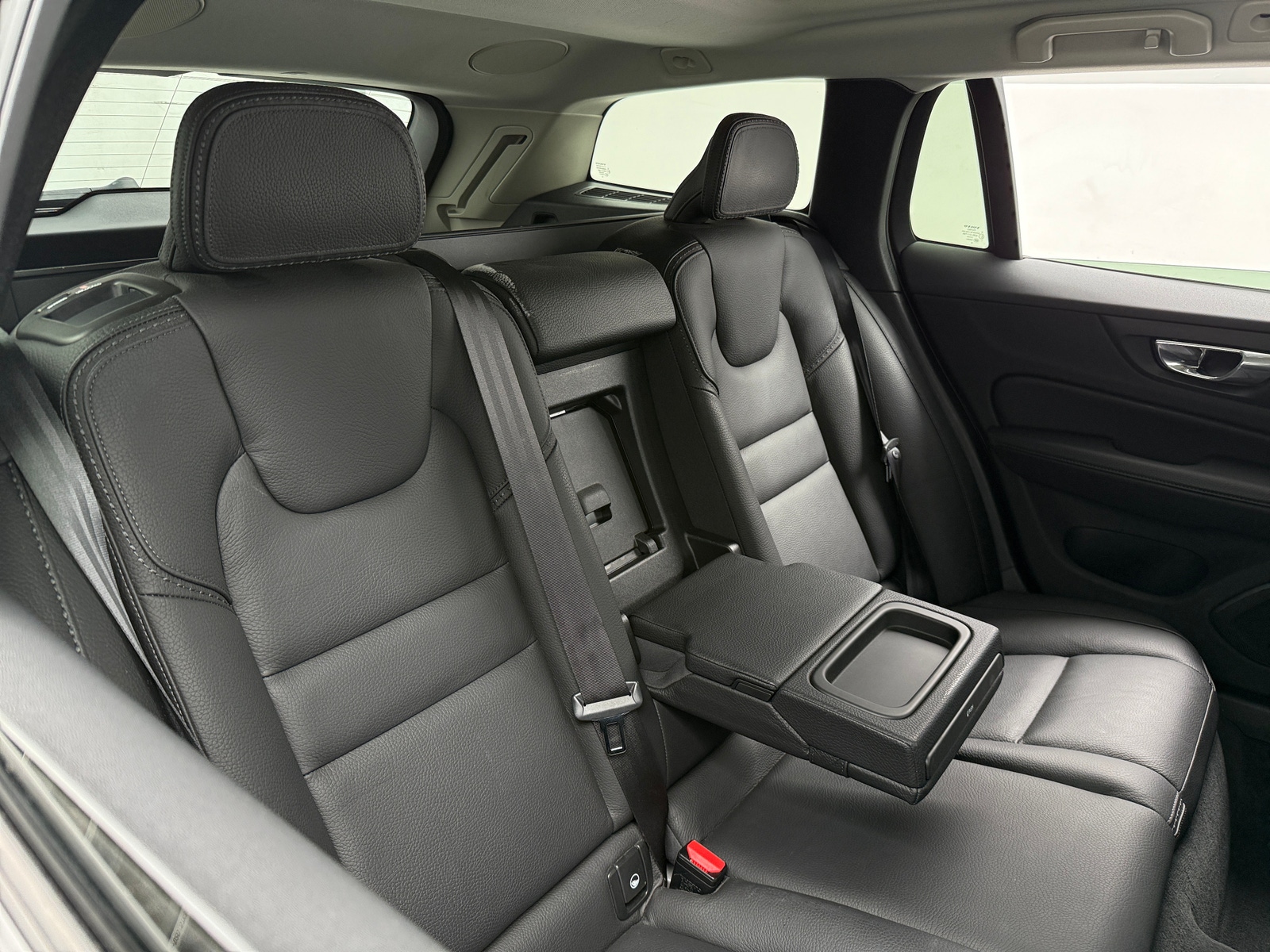 Thumbnail: 2020 Volvo V60 - 5