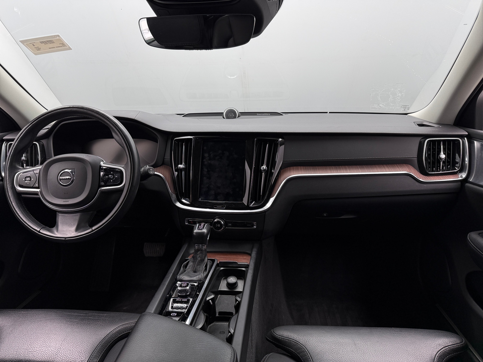 Thumbnail: 2020 Volvo V60 - 2