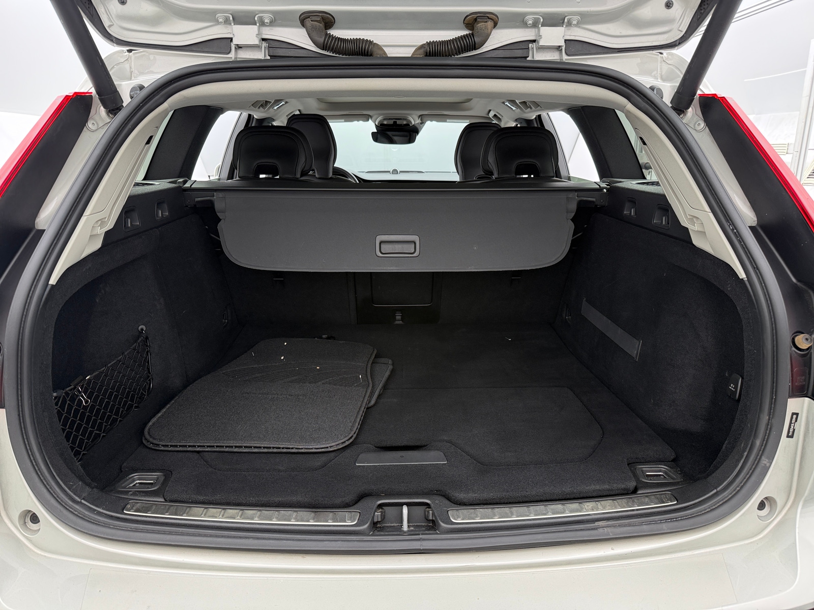 Thumbnail: 2020 Volvo V60 - 6