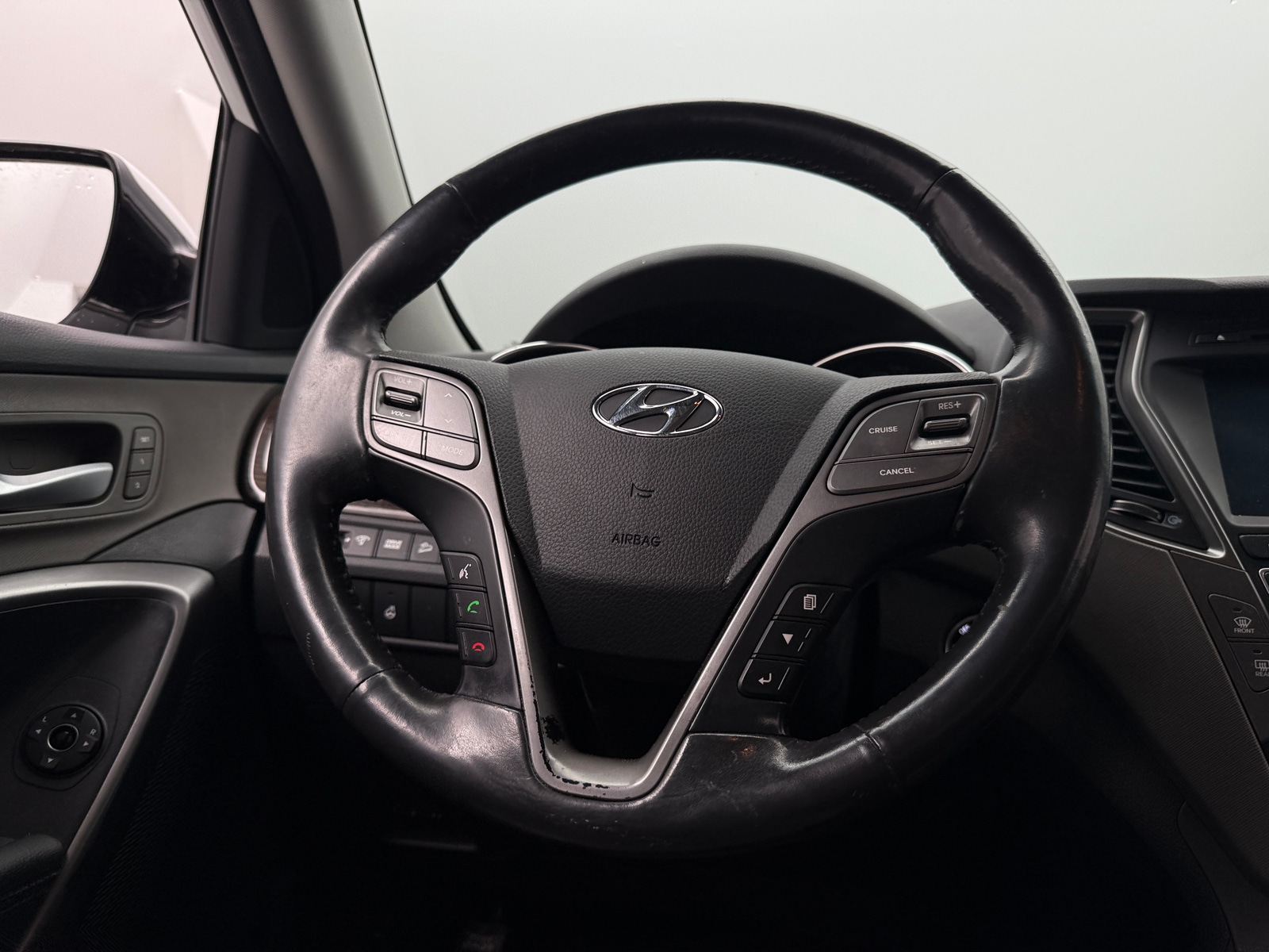 Thumbnail: 2017 Hyundai Santa Fe - 4