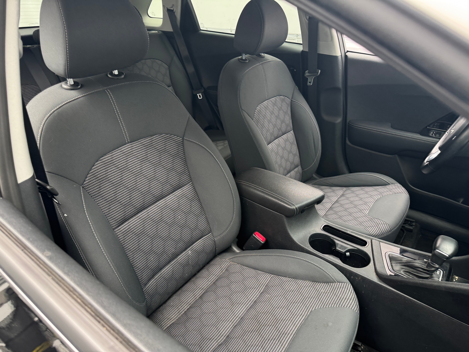 Thumbnail: 2022 Kia Niro - 2