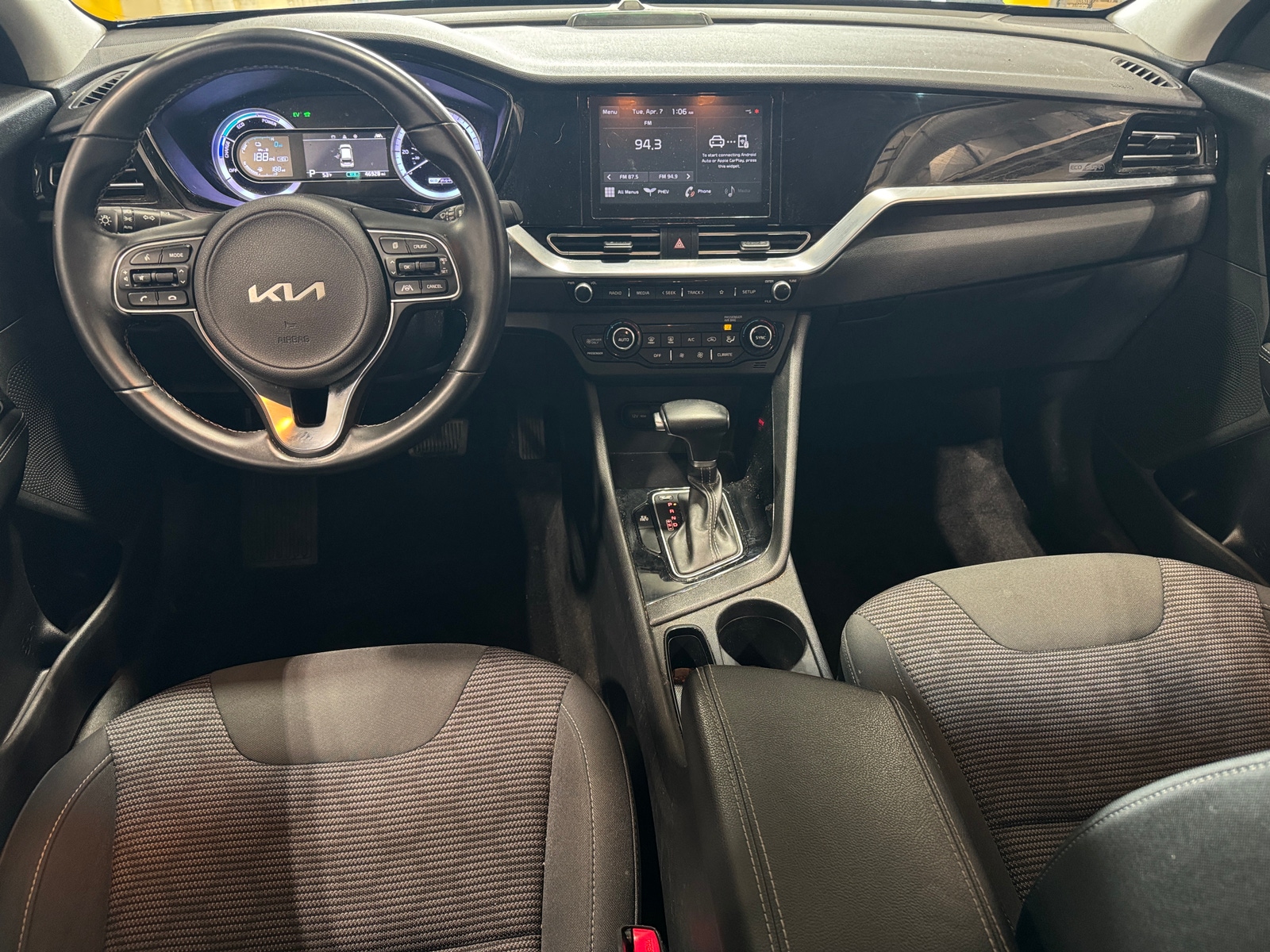 Thumbnail: 2022 Kia Niro - 3