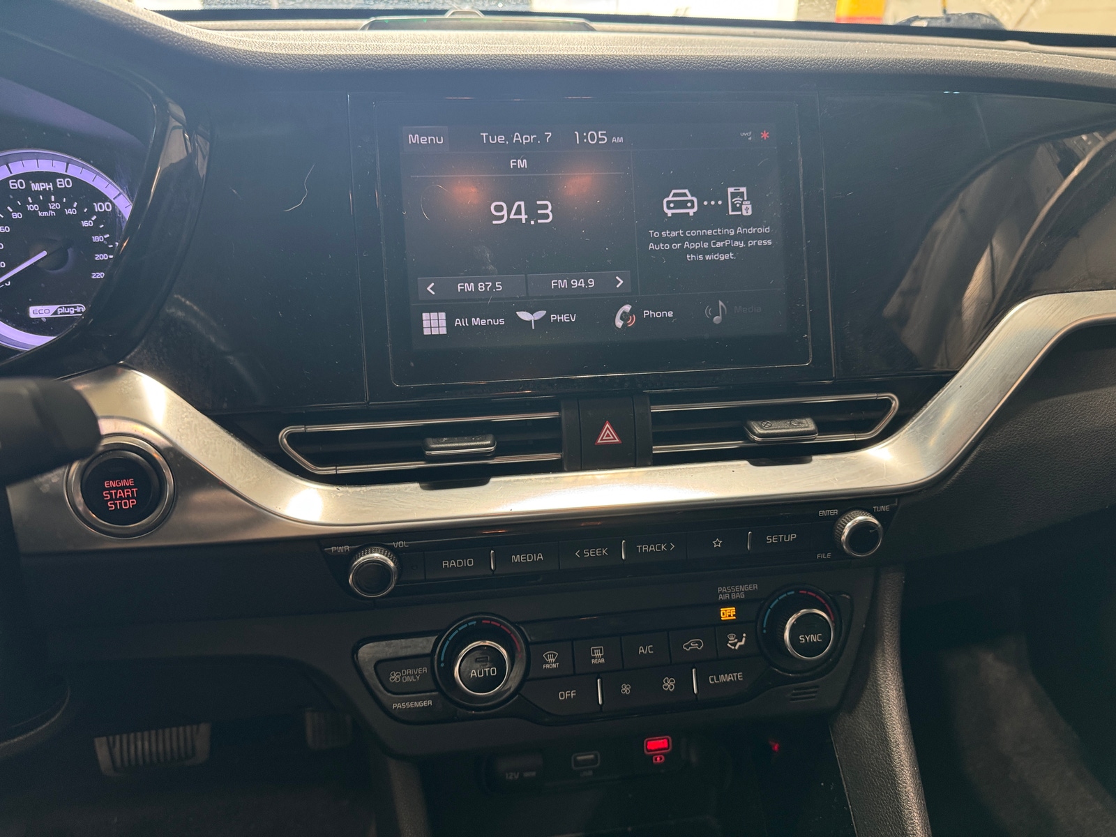 Thumbnail: 2022 Kia Niro - 4