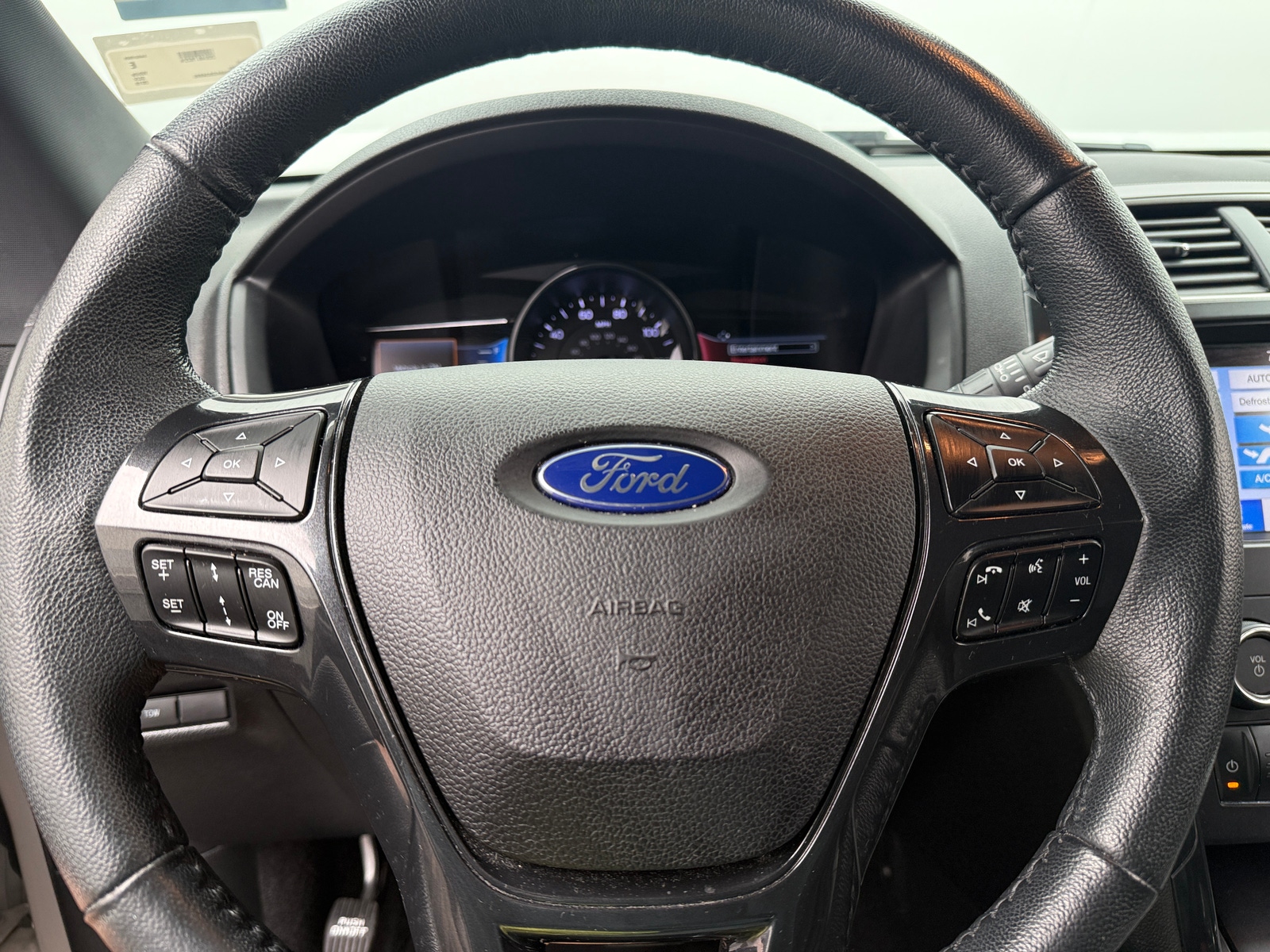 Thumbnail: 2019 Ford Explorer - 5
