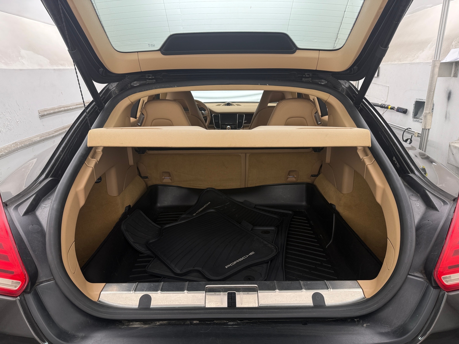 Thumbnail: 2014 Porsche Panamera - 6