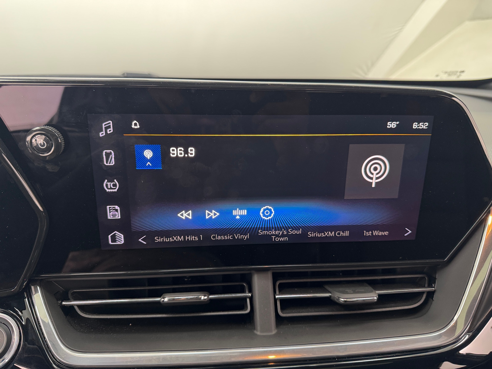 Thumbnail: 2024 Chevrolet Trax - 3