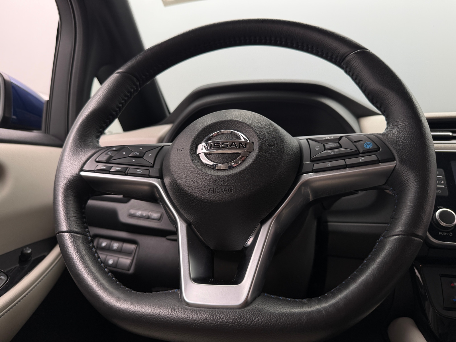 Thumbnail: 2020 Nissan Leaf - 4