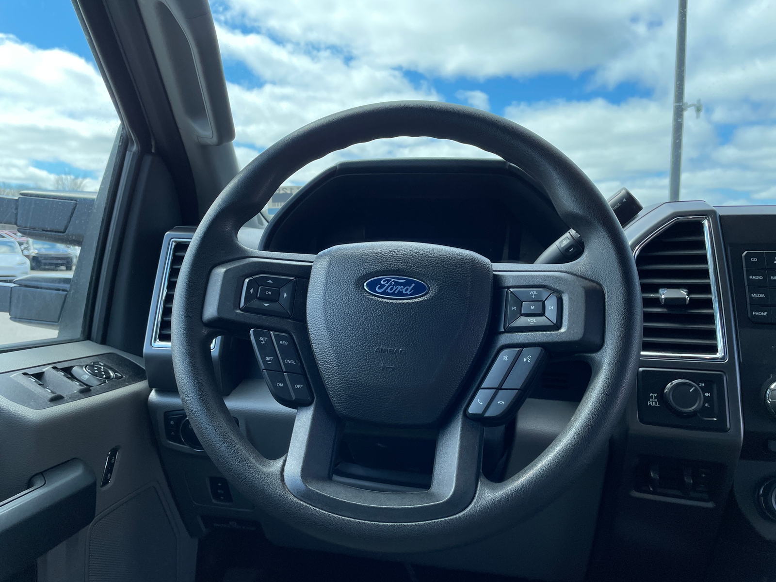 Thumbnail: 2017 Ford Econoline - 5