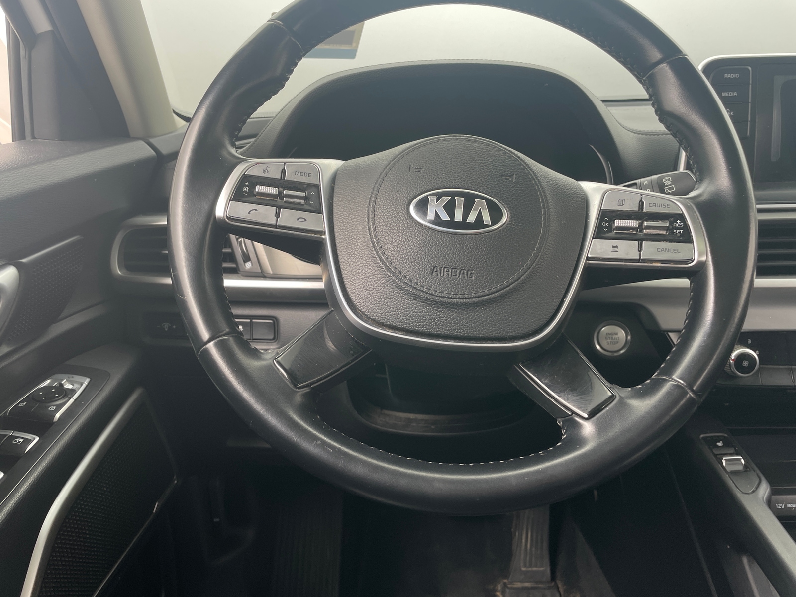 Thumbnail: 2020 Kia Telluride - 4