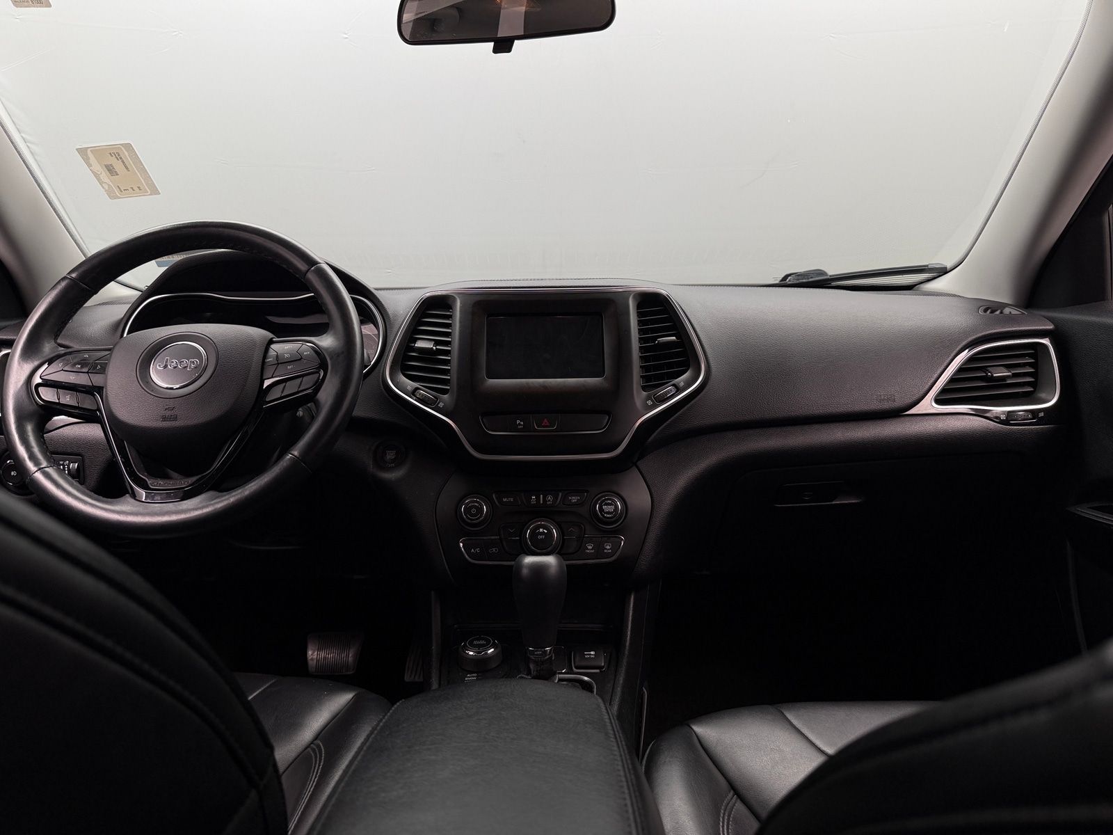 Thumbnail: 2019 Jeep Cherokee - 3