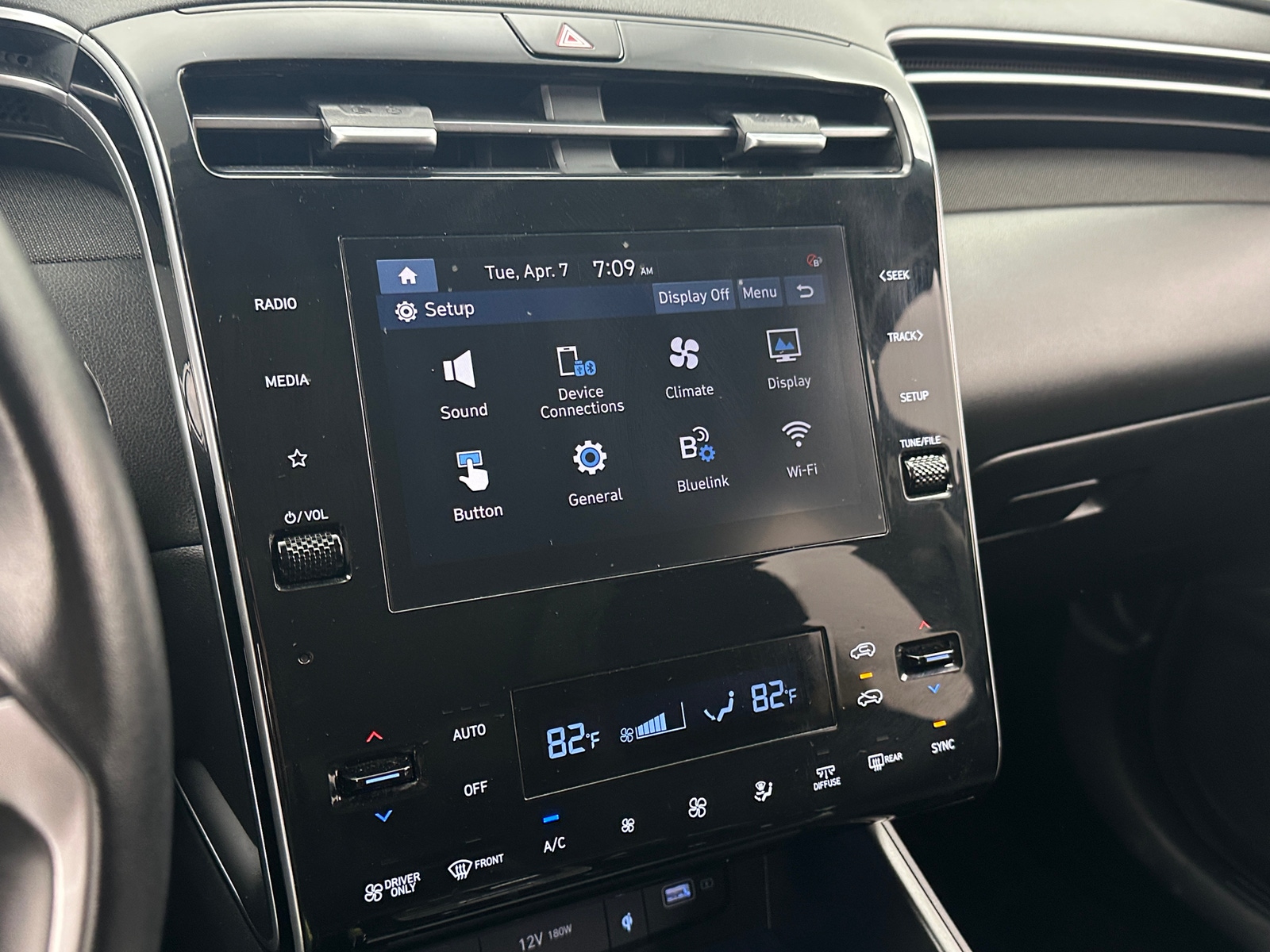 Thumbnail: 2022 Hyundai Tucson - 4