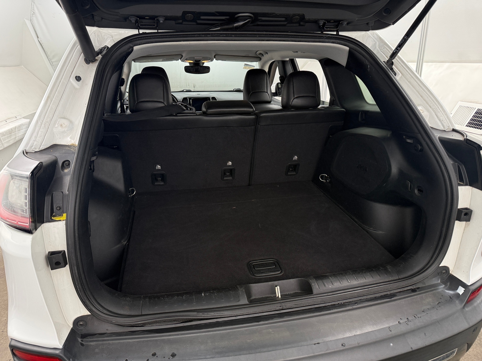 Thumbnail: 2020 Jeep Cherokee - 6