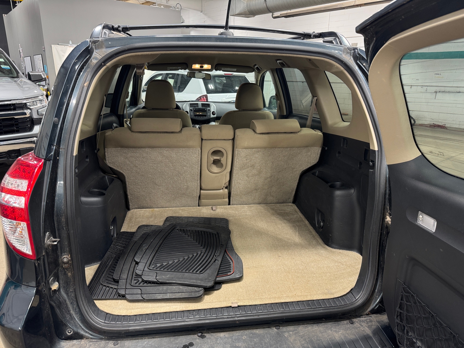 Thumbnail: 2011 Toyota RAV4 - 6