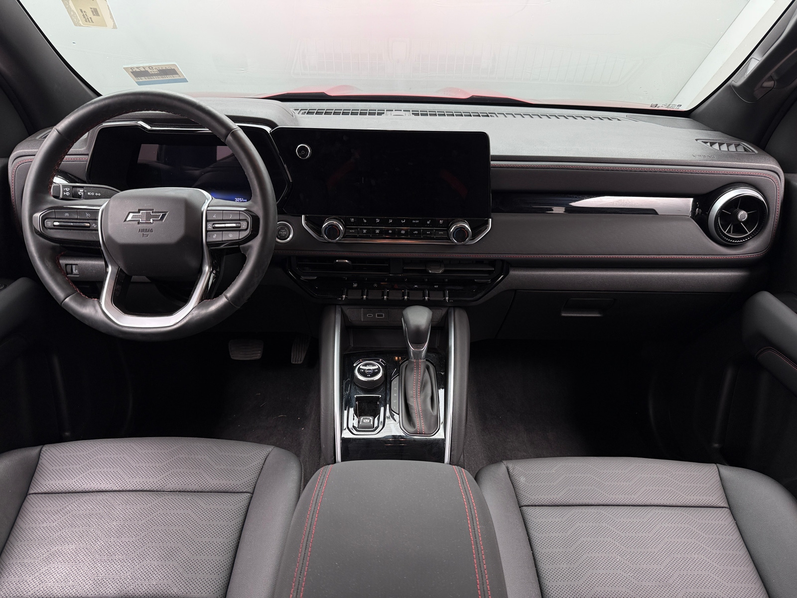 Thumbnail: 2023 Chevrolet Colorado - 3