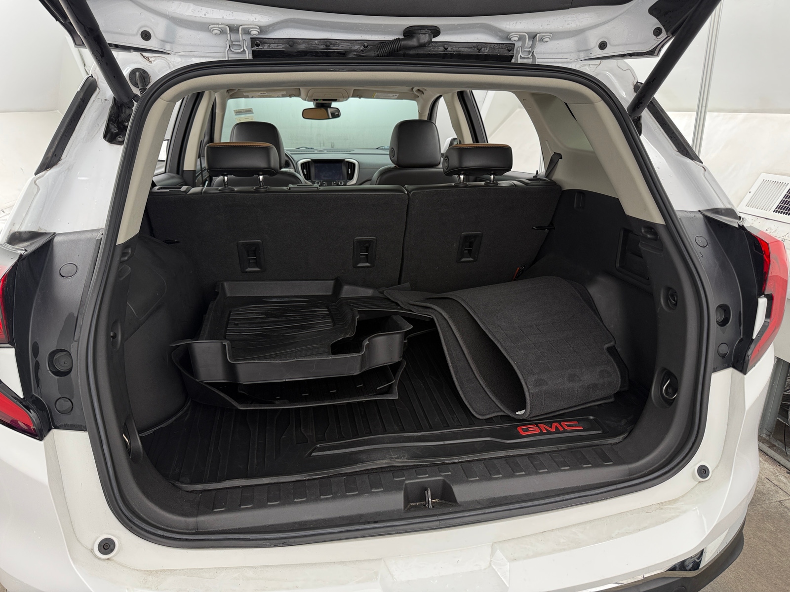 Thumbnail: 2020 GMC Terrain - 6