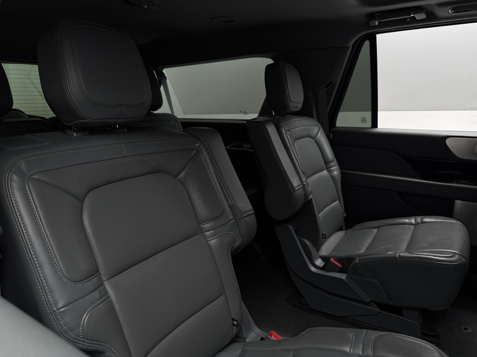 Thumbnail: 2021 Lincoln Navigator L - 5