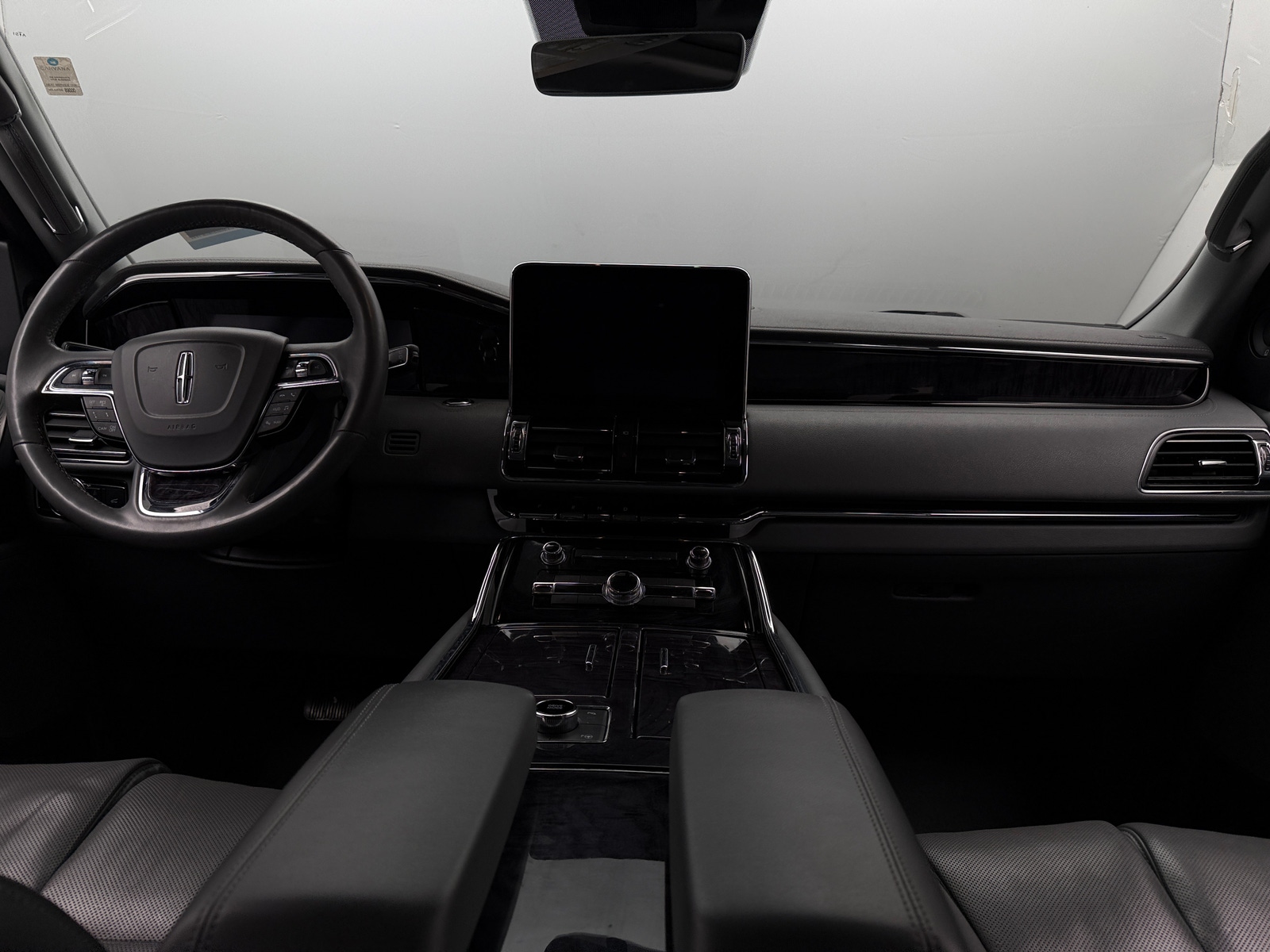 Thumbnail: 2021 Lincoln Navigator L - 2