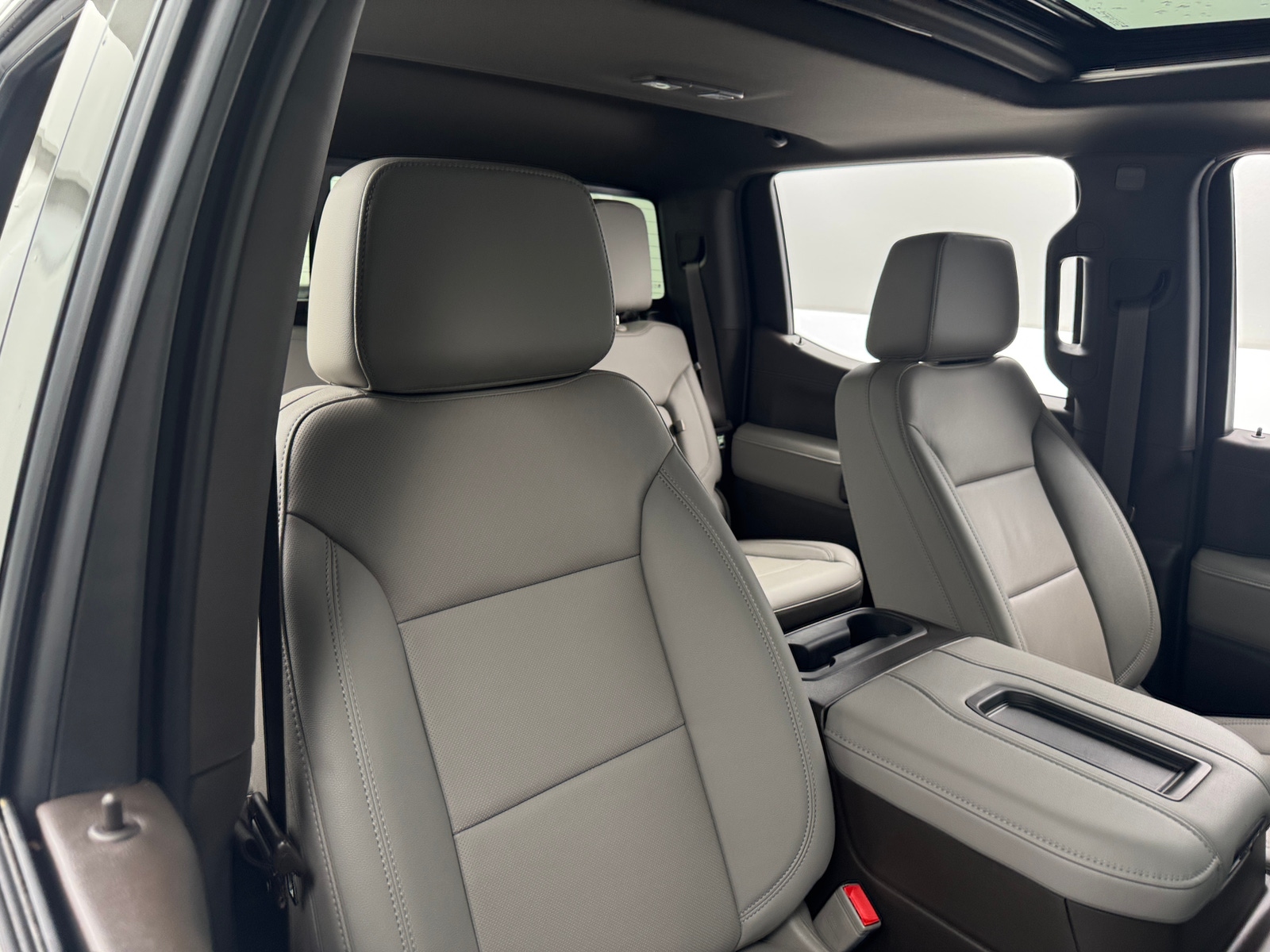 Thumbnail: 2022 Chevrolet Silverado 1500 - 5