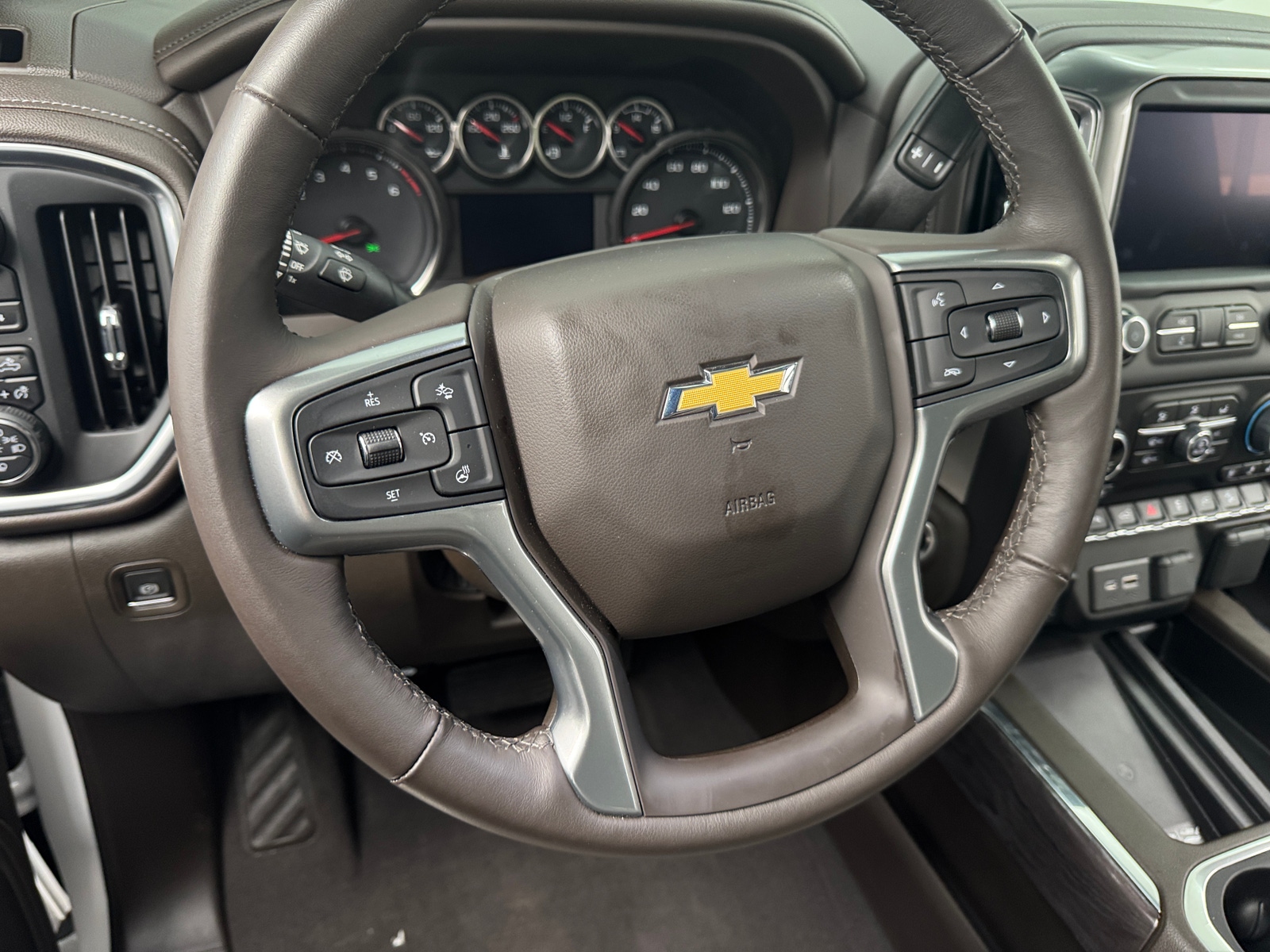 Thumbnail: 2022 Chevrolet Silverado 1500 - 4